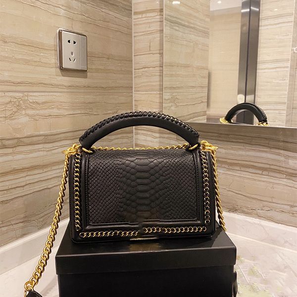 2021 french classic shoulder bag lambskin flap chain gold label luxury c large capacity 25cm outdoor sacoche street wallet diagonal bag cros
2021 french classic shoulder bag lambskin flap chain gold label luxury c large capacity 25cm outdoor sacoche street wallet diagonal bag cros