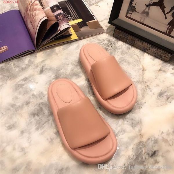 ladies new slippers, indoor leather slippers of one type, loose and comfortable flat slippers size 35-41, Black
ladies new slippers, indoor leather slippers of one type, loose and comfortable flat slippers size 35-41, Black