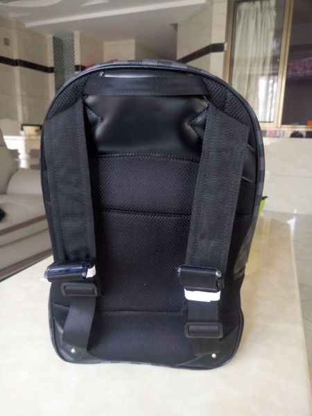 2021 high spring quality mens leatbher backpack designer brand pvc sports bag real mens 34*42*16cm bag famous backpacks g backpack man fhan, Red;black
2021 high spring quality mens leatbher backpack designer brand pvc sports bag real mens 34*42*16cm bag famous backpacks g backpack man fhan, Red;black
