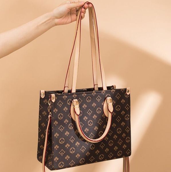 ladies shoulder bags large-capacity horizontal printed handbag street trends playing cards fashion shopping bag elegant color matching leath, Black;red
ladies shoulder bags large-capacity horizontal printed handbag street trends playing cards fashion shopping bag elegant color matching leath, Black;red