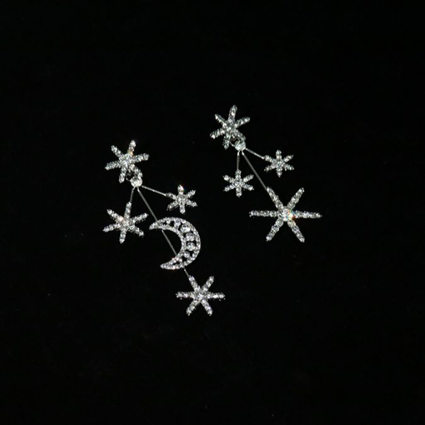 fashion blogger exaggerates flash zircon moon star earring temperament women catwalk asymmetric long drop earring for banquet, Silver
fashion blogger exaggerates flash zircon moon star earring temperament women catwalk asymmetric long drop earring for banquet, Silver