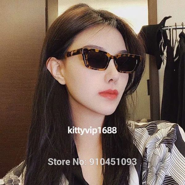 2021 new jennie 1996 cooperated gm sunglasses fashion women gentle designer monster sun glasses lady vintage small frame glasses j1211, White;black
2021 new jennie 1996 cooperated gm sunglasses fashion women gentle designer monster sun glasses lady vintage small frame glasses j1211, White;black