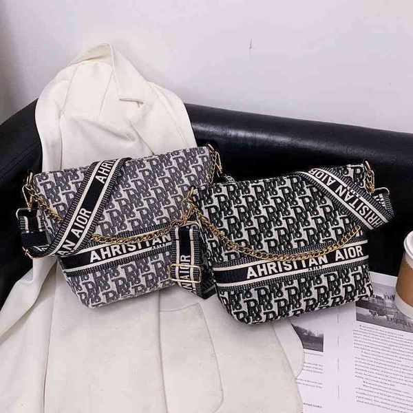 2022 factory wholesale new autumn and winter women's bag ins style bucket red same one shoulder bag
2022 factory wholesale new autumn and winter women's bag ins style bucket red same one shoulder bag