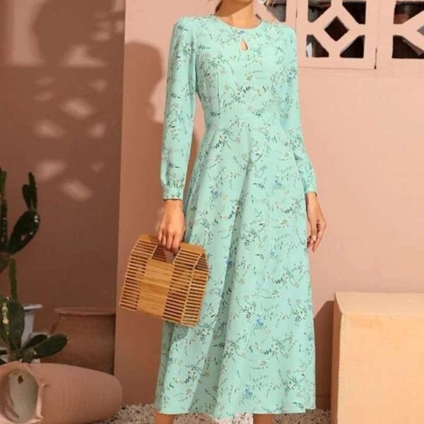 neck new round wind water autumn drop embroidery sleeve floral long dress, Black;gray
neck new round wind water autumn drop embroidery sleeve floral long dress, Black;gray