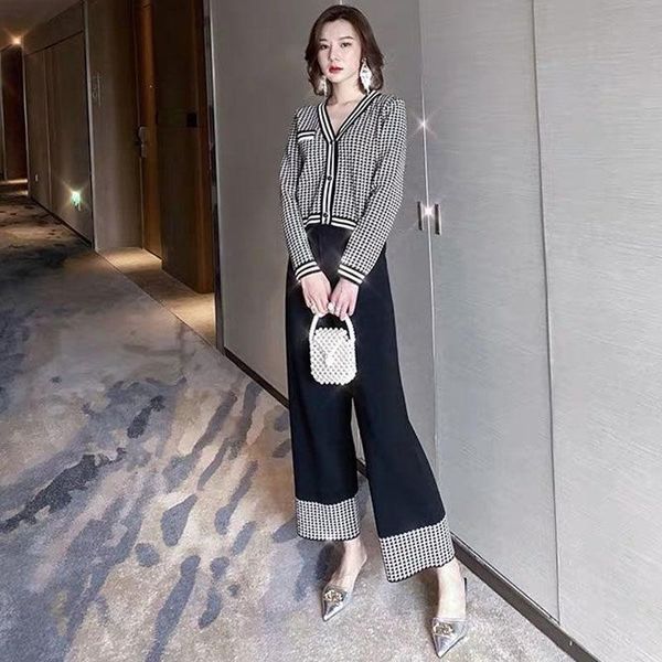2021 new autumn and winter women's check suit korean fashion small fragrant style knitted cardigan wide leg pants two-piece tide, Gray
2021 new autumn and winter women's check suit korean fashion small fragrant style knitted cardigan wide leg pants two-piece tide, Gray