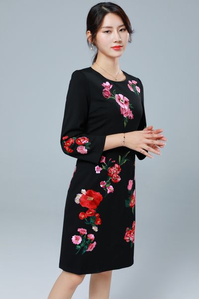 european and american autumn and winter new heavy industry embroidery rose waist slim slim rome knit cotton long-sleeved dress, Black;gray
european and american autumn and winter new heavy industry embroidery rose waist slim slim rome knit cotton long-sleeved dress, Black;gray