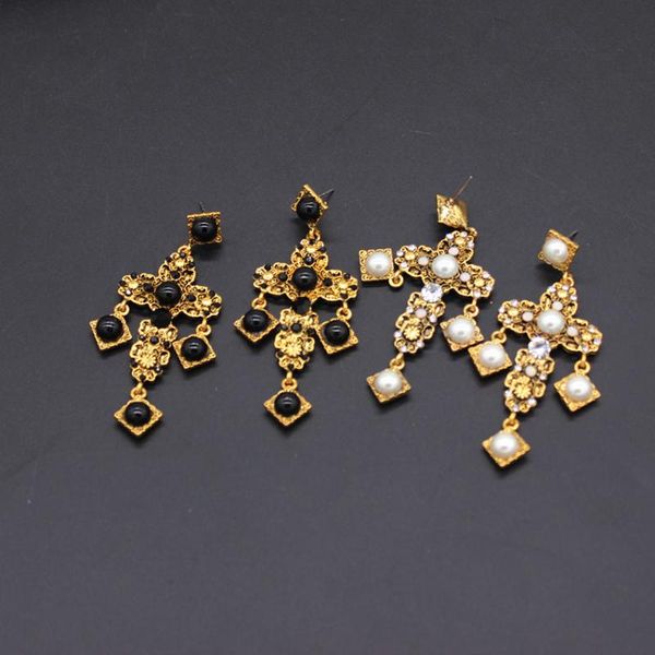 2020 pearl earrings baroque ladies and versatile fashion models classic retro wind earrings 822, Golden;silver
2020 pearl earrings baroque ladies and versatile fashion models classic retro wind earrings 822, Golden;silver