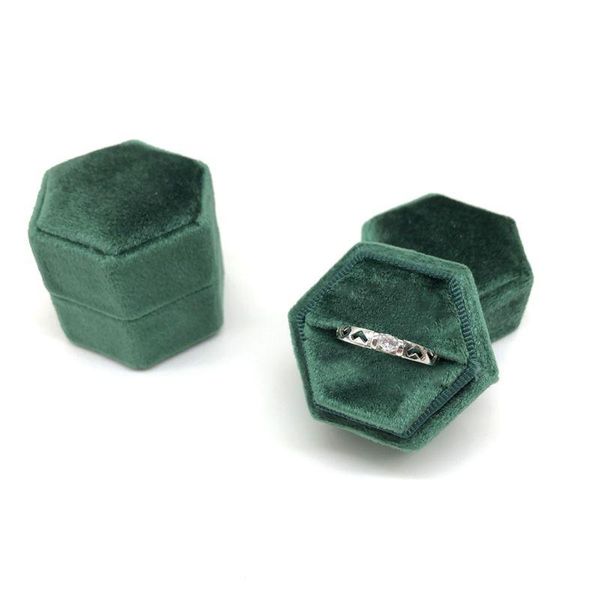 velvet single ring box hexagon valentine's day ring box with detachable lid, Pink;blue
velvet single ring box hexagon valentine's day ring box with detachable lid, Pink;blue