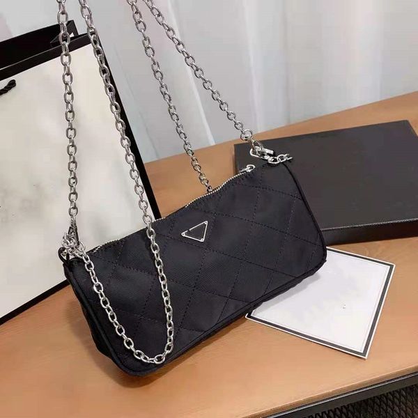 designer design high-quality women's bag, hanging bag, chain bag, waterproof cloth surface is light and practical, fashionable and vers
designer design high-quality women's bag, hanging bag, chain bag, waterproof cloth surface is light and practical, fashionable and vers