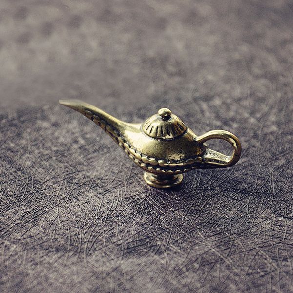 2020 hand-made retro brass aladdin magic lamp wishing lamp wish pot key pendant pendant ornaments accessories
2020 hand-made retro brass aladdin magic lamp wishing lamp wish pot key pendant pendant ornaments accessories
