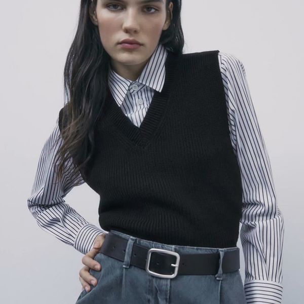 2021 new autumn winter knitted sweater women solid v-neck plus size pullovers vests knitting jumper two colors 54lk, Black;white
2021 new autumn winter knitted sweater women solid v-neck plus size pullovers vests knitting jumper two colors 54lk, Black;white