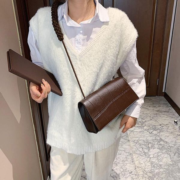 cross body yilian on the female bag 2021 fashion versatile shoulder oblique span small square
cross body yilian on the female bag 2021 fashion versatile shoulder oblique span small square