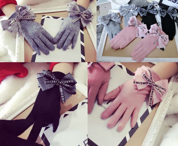 warm autumn and winter women' cycling gloves letter bow student touch screen gloves korean version, Blue;gray
warm autumn and winter women' cycling gloves letter bow student touch screen gloves korean version, Blue;gray