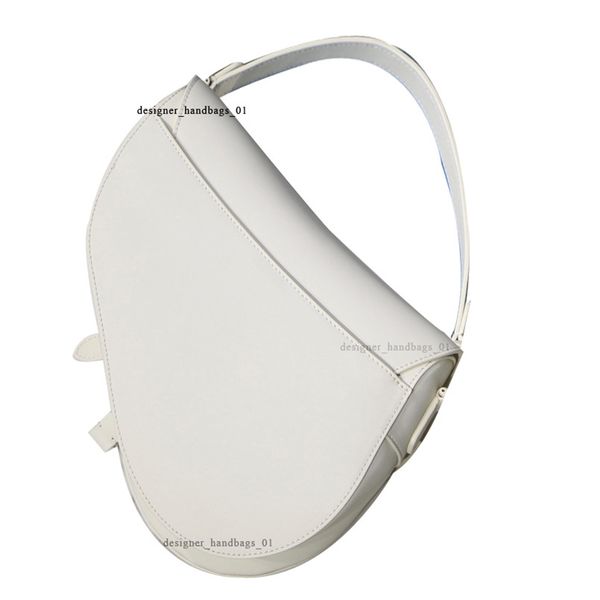 leather with shoulder strap purse metal pendant shoulder bags crossbody bag with box
leather with shoulder strap purse metal pendant shoulder bags crossbody bag with box