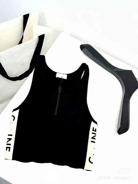 2022 factory wholesale new model 22 early spring embroidery side letters black and white zipper short vest women
2022 factory wholesale new model 22 early spring embroidery side letters black and white zipper short vest women