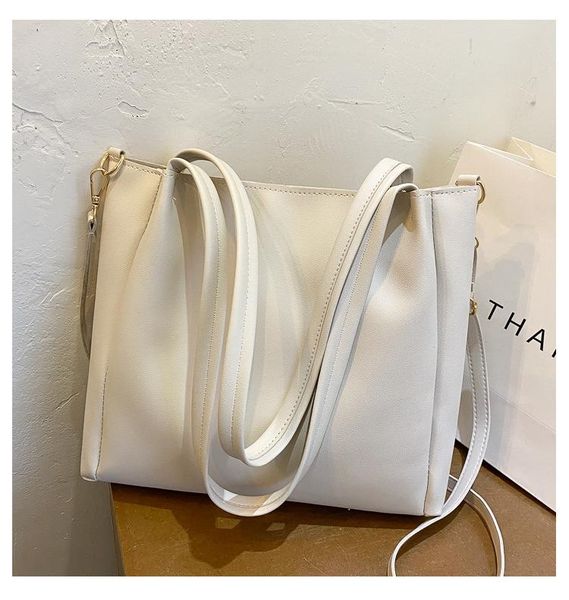 cross body handbag female 2021 fashion large capacity single-shoulder bag college students class art
cross body handbag female 2021 fashion large capacity single-shoulder bag college students class art