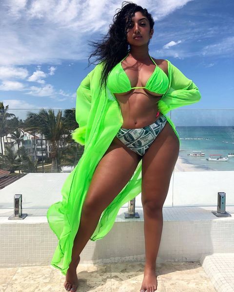 wholesale-3 piece set for women summer crop and bill print trunks and green long sleeve chiffon coat swim wear
wholesale-3 piece set for women summer crop and bill print trunks and green long sleeve chiffon coat swim wear