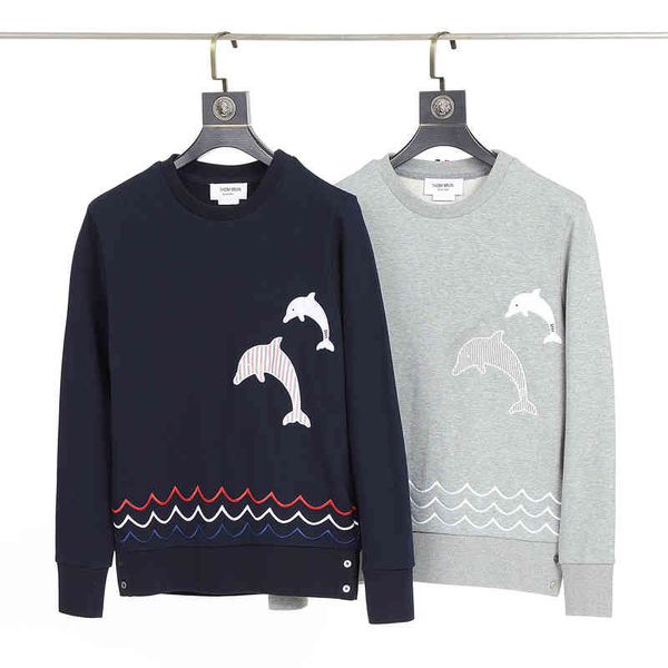 thom brun's new tb autumn/winter embroidered dolphin hoodie korean casual bottom coat, Black
thom brun's new tb autumn/winter embroidered dolphin hoodie korean casual bottom coat, Black