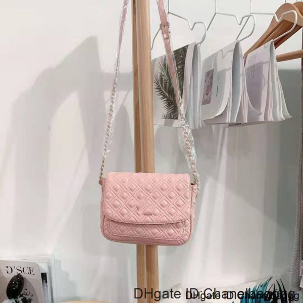 designer design fashion flip lingge women's chain with inclined hanging bag small size
designer design fashion flip lingge women's chain with inclined hanging bag small size