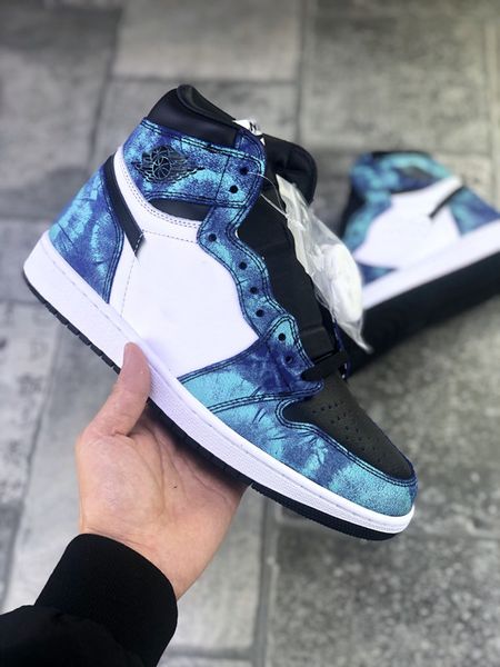 travis scott x jumpman 1 i high og wmns tie dye 1s ts men women basketball golf shoes designer sneakers chaussures mens trainers, White;red
travis scott x jumpman 1 i high og wmns tie dye 1s ts men women basketball golf shoes designer sneakers chaussures mens trainers, White;red