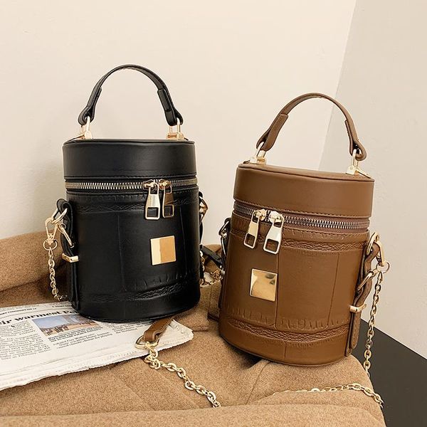 cross body fashion women's 2021 explosive niche design trendy one-shoulder messenger chain bucket bag
cross body fashion women's 2021 explosive niche design trendy one-shoulder messenger chain bucket bag