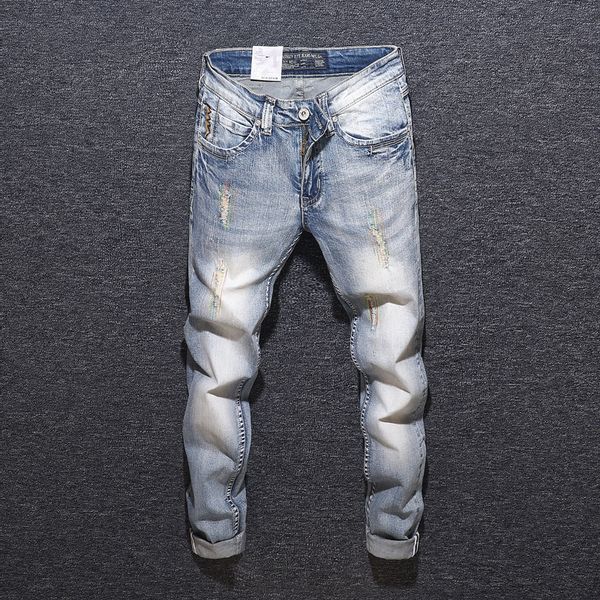 2021 new italian style fashion light blue slim fit ripped men embroidery denim hip hop pants vintage designer jeans homme nm3z
2021 new italian style fashion light blue slim fit ripped men embroidery denim hip hop pants vintage designer jeans homme nm3z