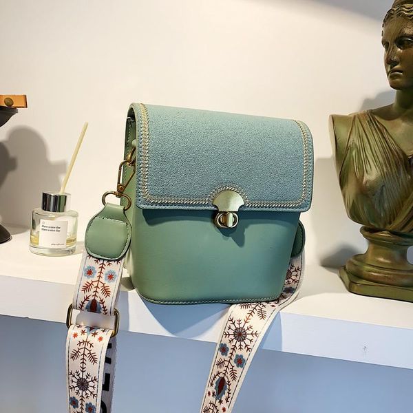 elegant female matte bucket bag 2020 fashion new quality pu leather women's designer handbag lock shoulder messenger bags
elegant female matte bucket bag 2020 fashion new quality pu leather women's designer handbag lock shoulder messenger bags