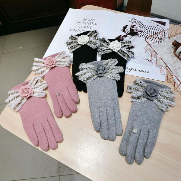 Gloves Cashmere Edging Ladies Camellia Finger Gloves Women Korean Winter Thickening Warmth Riding Fashion Touch Screen, Blue;gray
Gloves Cashmere Edging Ladies Camellia Finger Gloves Women Korean Winter Thickening Warmth Riding Fashion Touch Screen, Blue;gray