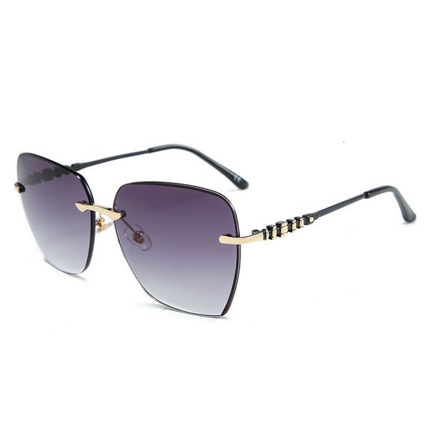 2021 new vintage oversize sunglasses women rimless eyeglasses men shades for summer outdoor diamond cutting oculos gafas 50204df 52so, White;black
2021 new vintage oversize sunglasses women rimless eyeglasses men shades for summer outdoor diamond cutting oculos gafas 50204df 52so, White;black