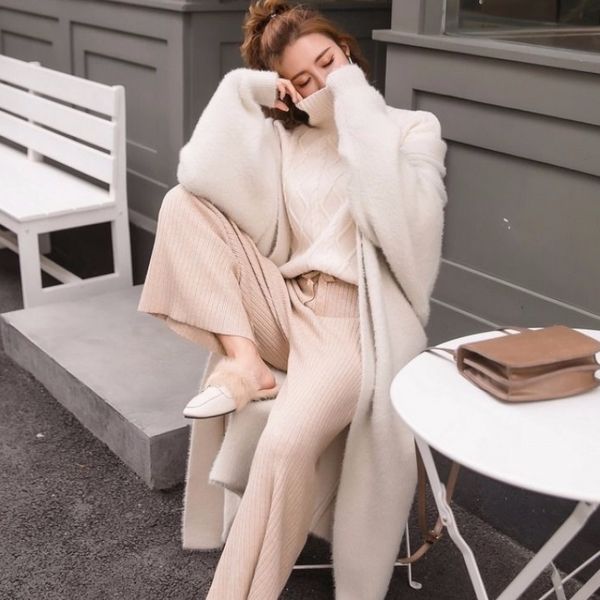 autumn and winter new korean boutique mink cashmere female long coat sweater cardigan y200720, White;black
autumn and winter new korean boutique mink cashmere female long coat sweater cardigan y200720, White;black