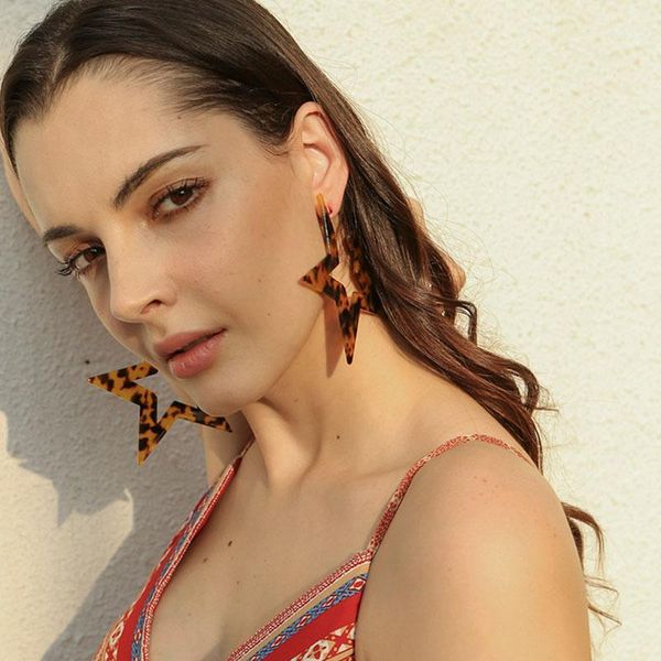 hoop & huggie 2021 fashion leopard exaggerate big pentagram acetate acrylic earring for women vintage resin statement brincos1, Golden;silver
hoop & huggie 2021 fashion leopard exaggerate big pentagram acetate acrylic earring for women vintage resin statement brincos1, Golden;silver