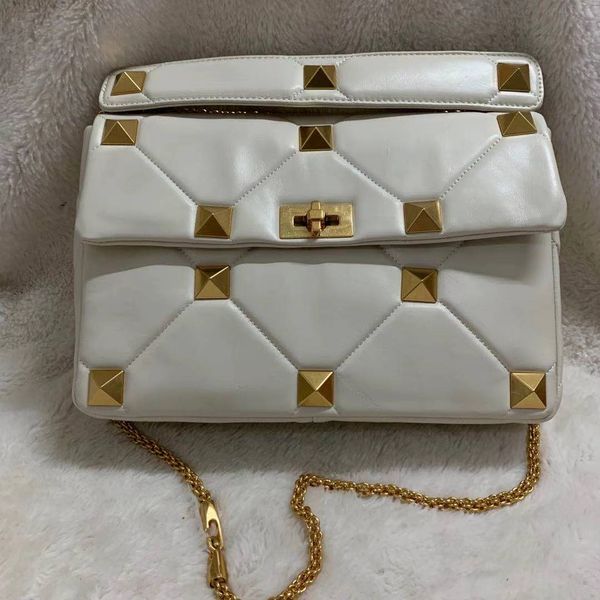 luxurys designers bags bag crossbody bag handbags plain lock chains fashion rivet flap bags black red nude green colors small
luxurys designers bags bag crossbody bag handbags plain lock chains fashion rivet flap bags black red nude green colors small
