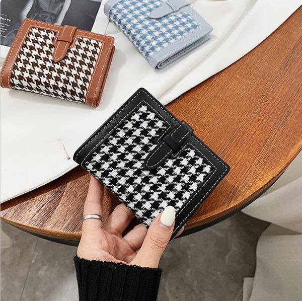 wholesale women handbag sweet ladies plaid short coin wallet folding striped womens purse small fresh contrast fashion leather purses, Red;black
wholesale women handbag sweet ladies plaid short coin wallet folding striped womens purse small fresh contrast fashion leather purses, Red;black