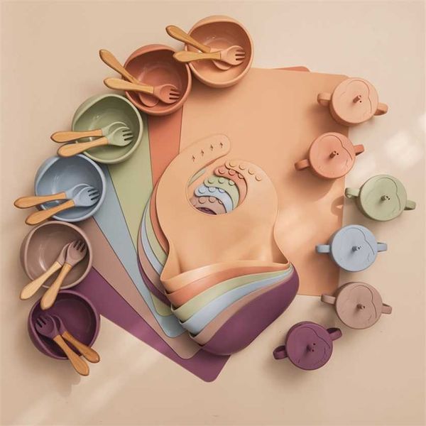 6pcs baby feeding tableware a food grade silicone bowl bib placemat fork spoon cup set supplies for kids 220209
6pcs baby feeding tableware a food grade silicone bowl bib placemat fork spoon cup set supplies for kids 220209