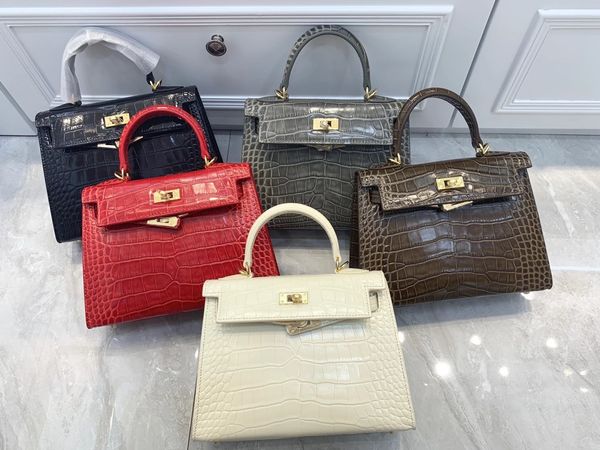 the new 2021 alligator kelly bag 22 hand-held mini women bag web celebrity with the same kelly texture bag, Black;red
the new 2021 alligator kelly bag 22 hand-held mini women bag web celebrity with the same kelly texture bag, Black;red