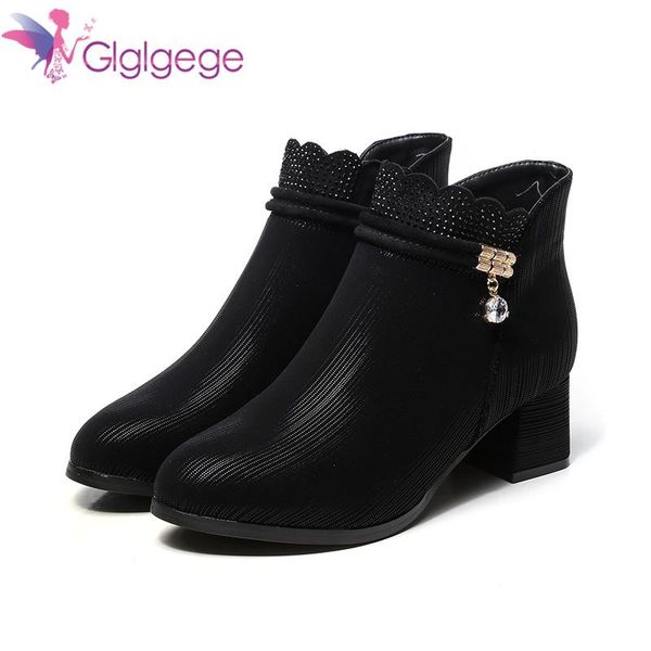 boots glglgege 2021 autumn and winter fleeces short size 41-43 rhinestone metal buckle thick with ankle wome, Black 
boots glglgege 2021 autumn and winter fleeces short size 41-43 rhinestone metal buckle thick with ankle wome, Black