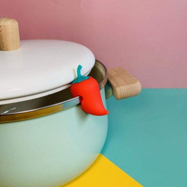 silica gel kitchen spill-proof pot lid rack heat-resisting safe and nontoxic kitchen supplies specialty tools
silica gel kitchen spill-proof pot lid rack heat-resisting safe and nontoxic kitchen supplies specialty tools