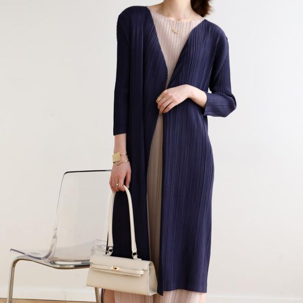 autumn spring new 2021 miyake pleated leisure casual fashion simple slim medium long v collar trench coat, Tan;black
autumn spring new 2021 miyake pleated leisure casual fashion simple slim medium long v collar trench coat, Tan;black