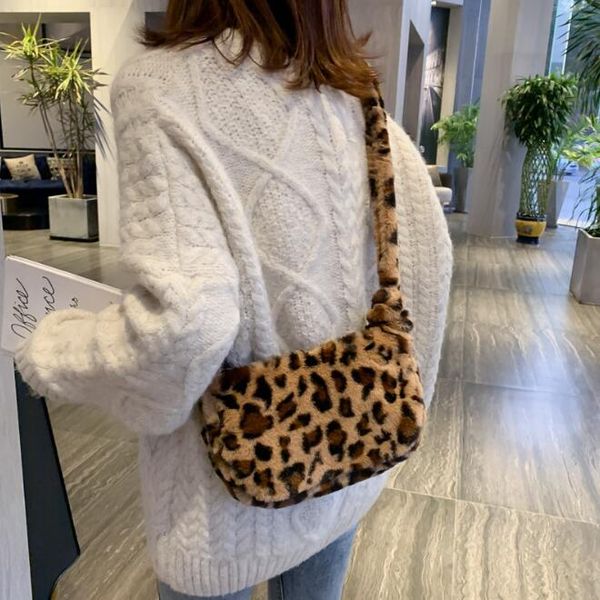 leopard print fashion women messenger shoulder bag plush shopping purses large capacity autumn winter fluffy crossbody bag
leopard print fashion women messenger shoulder bag plush shopping purses large capacity autumn winter fluffy crossbody bag