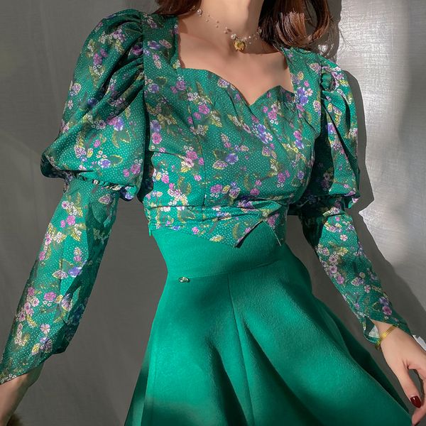 2021 new vintage girl easy french game floral print fine square collar short elegant green blouses complete t94y, White
2021 new vintage girl easy french game floral print fine square collar short elegant green blouses complete t94y, White