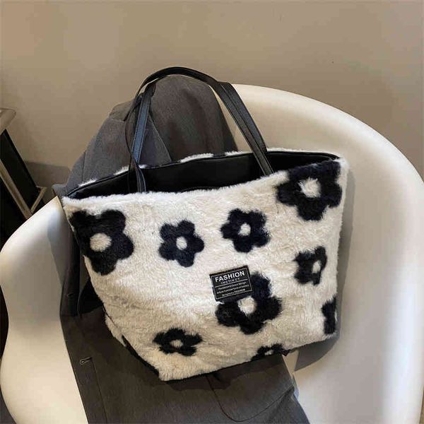 autumn and winter plush large capacity bag women's 2021 new trend fashion leisure portable one shoulder tote bag
autumn and winter plush large capacity bag women's 2021 new trend fashion leisure portable one shoulder tote bag