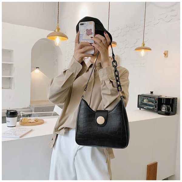 evening bags 2021 autumn and winter female niche design stone pattern personality large capacity shoulder bag fashionable underarm
evening bags 2021 autumn and winter female niche design stone pattern personality large capacity shoulder bag fashionable underarm