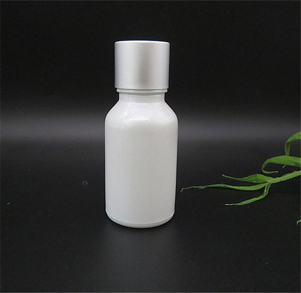leakproof shinny white glass essential oils glass bottle with shinny silver screw lid & inner plug, empty olive oil dispenser 5 10 15 20 30
leakproof shinny white glass essential oils glass bottle with shinny silver screw lid & inner plug, empty olive oil dispenser 5 10 15 20 30