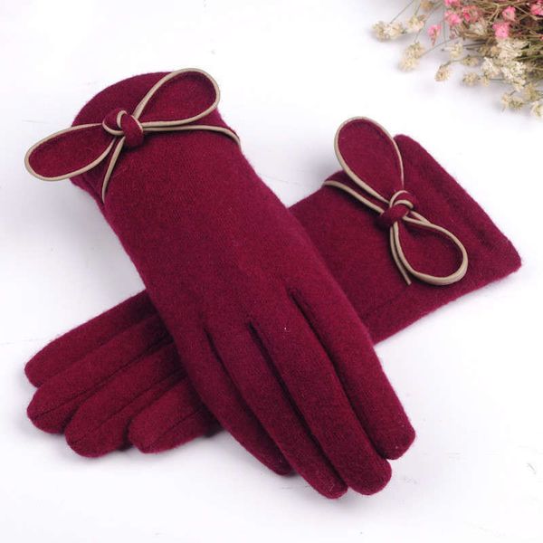 autumn and plush rabbit hair bow finger lady touch screen gloves warm in winter, Blue;gray
autumn and plush rabbit hair bow finger lady touch screen gloves warm in winter, Blue;gray