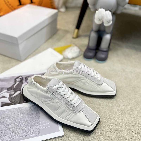 dress shoes simple design small white shoes flat bottom breathable soft thin comfortable lightweight lace up sneakers women's, Black
dress shoes simple design small white shoes flat bottom breathable soft thin comfortable lightweight lace up sneakers women's, Black