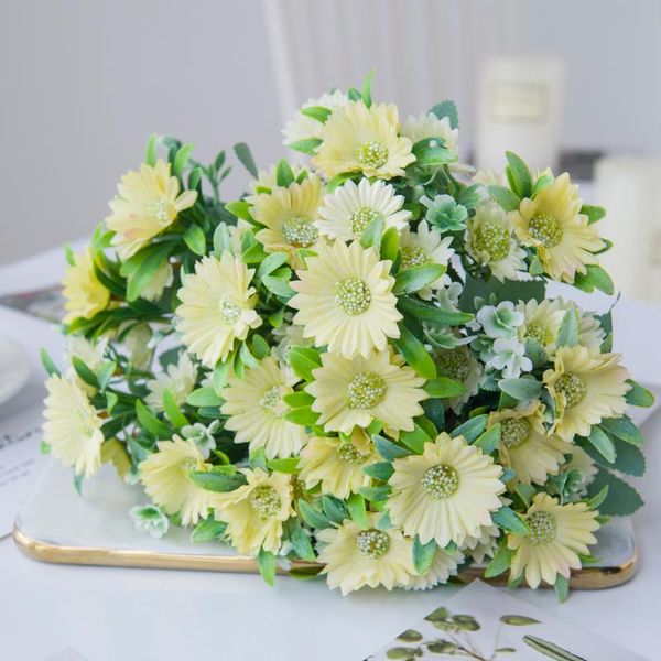 artificial flowers daisy bouquet christmas decorations for home diy houseplant fake flower vases for decoration wedding supplies
artificial flowers daisy bouquet christmas decorations for home diy houseplant fake flower vases for decoration wedding supplies