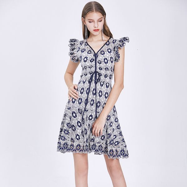 2021 new merchall runway summer women cotton embroidery lace v neck robe femme hollow out bodycon vestido verano wr9u, Black;gray
2021 new merchall runway summer women cotton embroidery lace v neck robe femme hollow out bodycon vestido verano wr9u, Black;gray