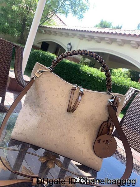 vogue new fund of 2020 joker one shoulder aslant bales homeless women fashion bags ladies womens handbags purses totes girls
vogue new fund of 2020 joker one shoulder aslant bales homeless women fashion bags ladies womens handbags purses totes girls