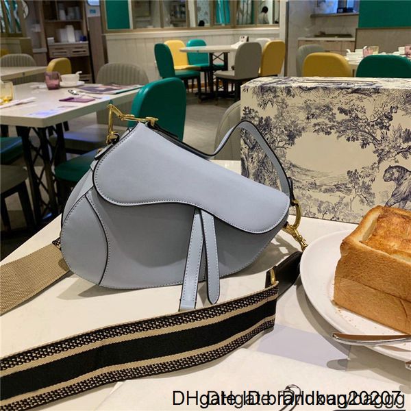 luxury trendy women designer saddle brand d letter handbags cross body totes shoulder bags knitting female fashion streetw
luxury trendy women designer saddle brand d letter handbags cross body totes shoulder bags knitting female fashion streetw