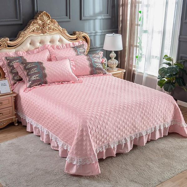 bedspread luxury european pink blue gray red egyptian cotton lace quilt set 3pcs quilted bed cover sheet blanket pillowcases
bedspread luxury european pink blue gray red egyptian cotton lace quilt set 3pcs quilted bed cover sheet blanket pillowcases